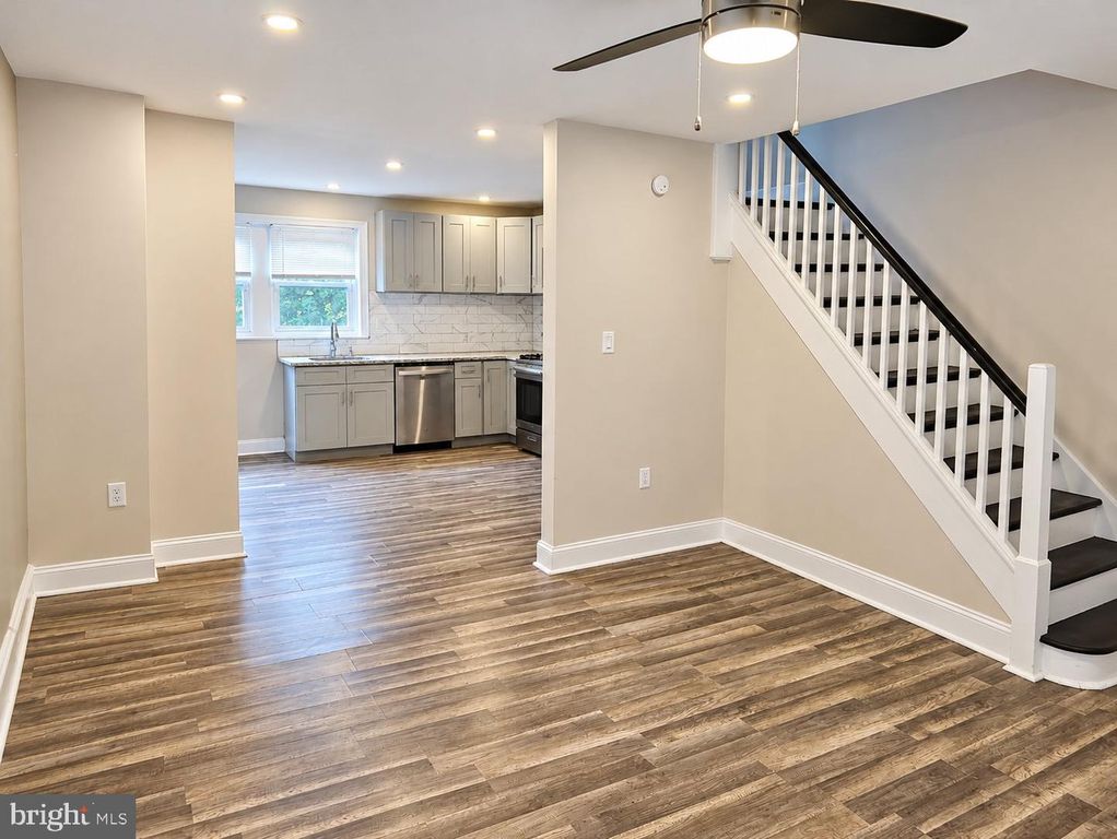 1026 HANSEN PL, COLLINGDALE, PA 19023 — photo 4