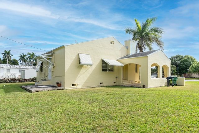 27 NW 21st St, Homestead, FL 33030