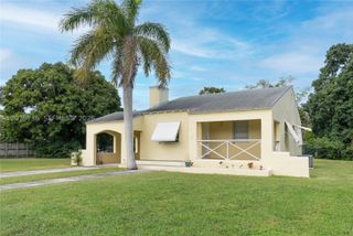 27 NW 21st St, Homestead, FL 33030
