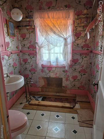 13947 Indiana Street, Detroit, MI 48238