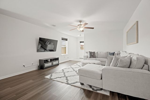 6214 El Topacio Dr, Houston, TX 77048