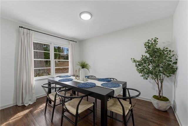 2393 Lilla SW Circle, Atlanta, GA 30310