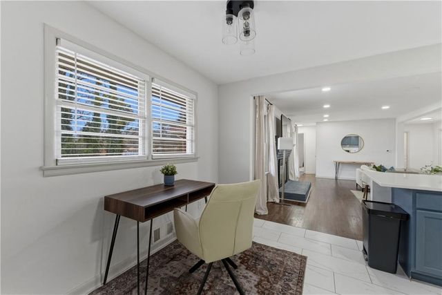 2393 Lilla SW Circle, Atlanta, GA 30310