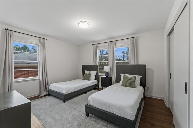 2393 Lilla SW Circle, Atlanta, GA 30310