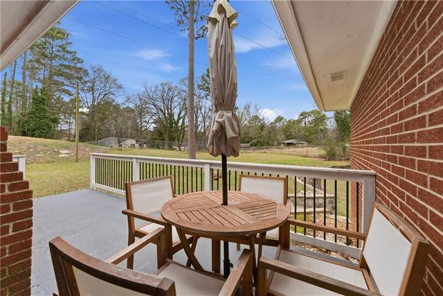 2393 Lilla SW Circle, Atlanta, GA 30310