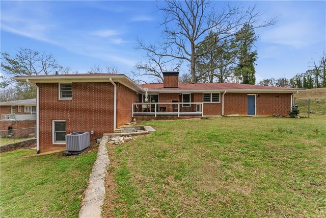 2393 Lilla SW Circle, Atlanta, GA 30310