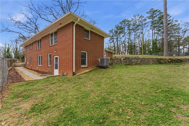 2393 Lilla SW Circle, Atlanta, GA 30310