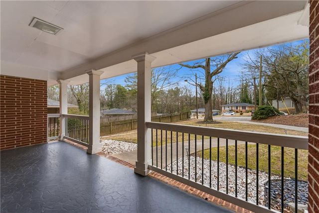 2393 Lilla SW Circle, Atlanta, GA 30310