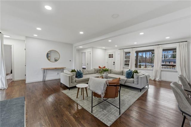 2393 Lilla SW Circle, Atlanta, GA 30310