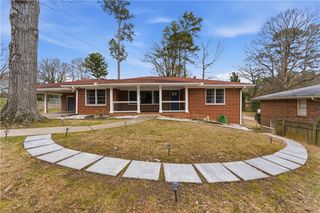 2393 Lilla SW Circle, Atlanta, GA 30310