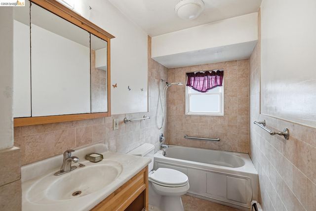 2364 Grant AVE, Richmond, CA 94804