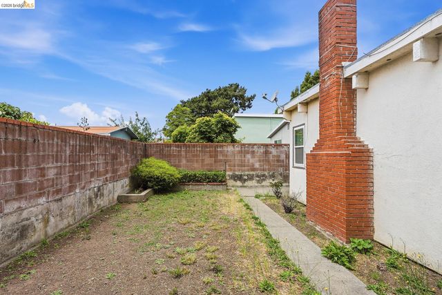 2364 Grant AVE, Richmond, CA 94804