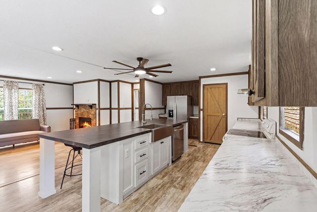 10481 Battlefield Memorial Highway, Berea, KY 40403