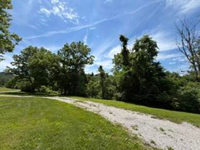 10481 Battlefield Memorial Highway, Berea, KY 40403