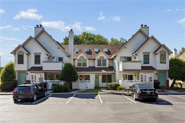 1 Tamarisk Quay Apt B, Hampton, VA 23666