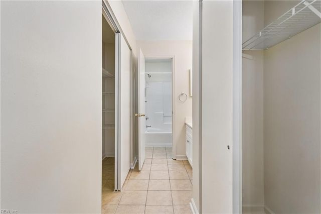 1 Tamarisk Quay Apt B, Hampton, VA 23666