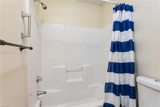 1 Tamarisk Quay Apt B, Hampton, VA 23666