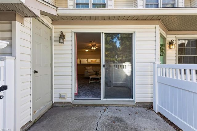 1 Tamarisk Quay Apt B, Hampton, VA 23666