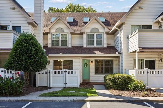 1 Tamarisk Quay Apt B, Hampton, VA 23666
