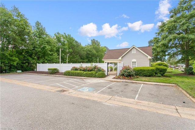 1 Tamarisk Quay Apt B, Hampton, VA 23666