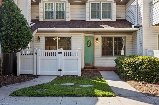 1 Tamarisk Quay Apt B, Hampton, VA 23666