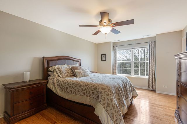 674 Lambert Lane, Bartlett, IL 60103