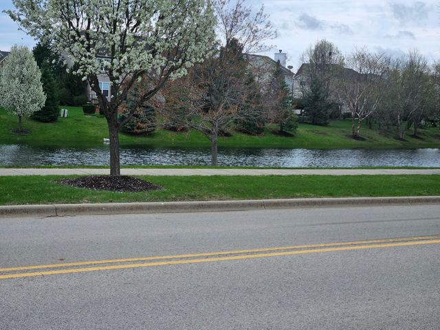 674 Lambert Lane, Bartlett, IL 60103