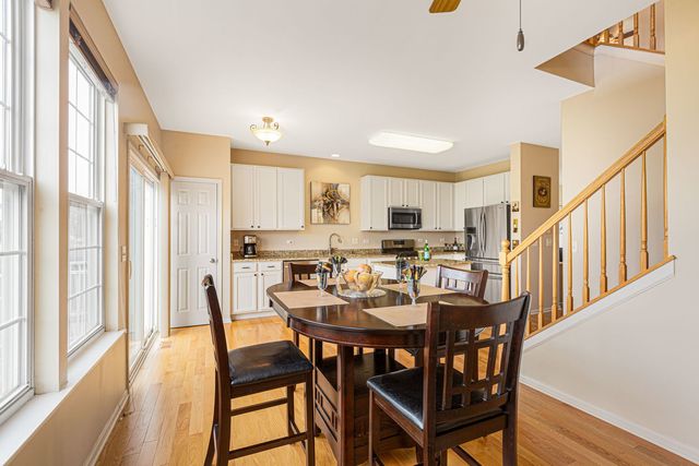 674 Lambert Lane, Bartlett, IL 60103