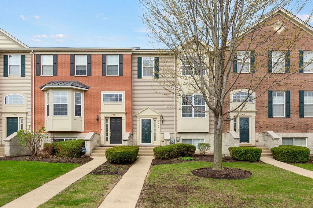 674 Lambert Lane, Bartlett, IL 60103