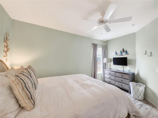 8175 Celeste DR 1229, Naples, FL 34113