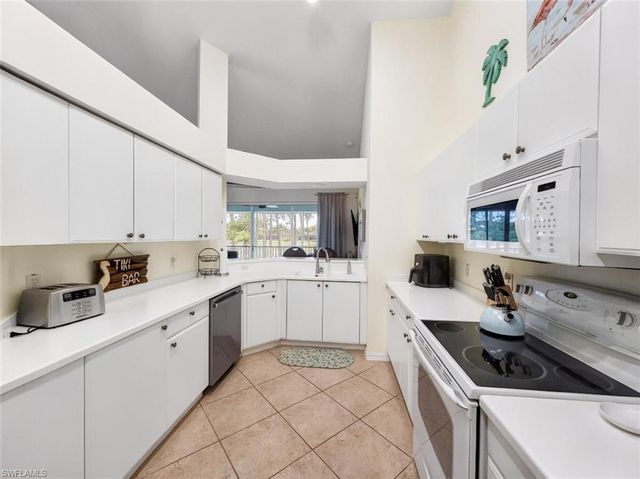 8175 Celeste DR 1229, Naples, FL 34113