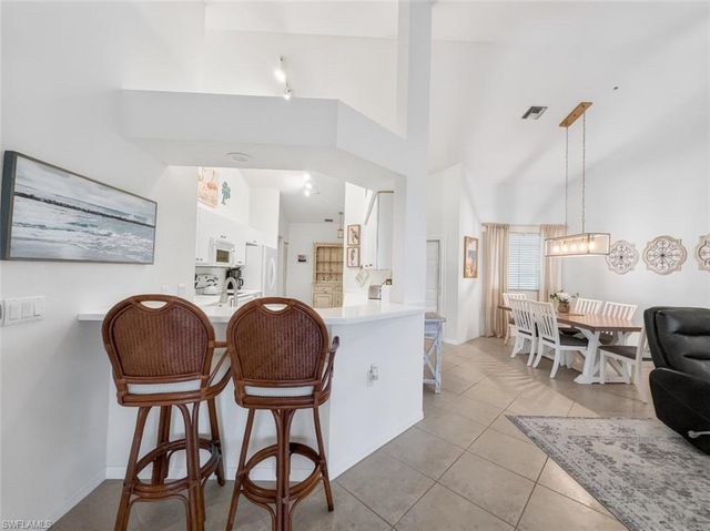 8175 Celeste DR 1229, Naples, FL 34113