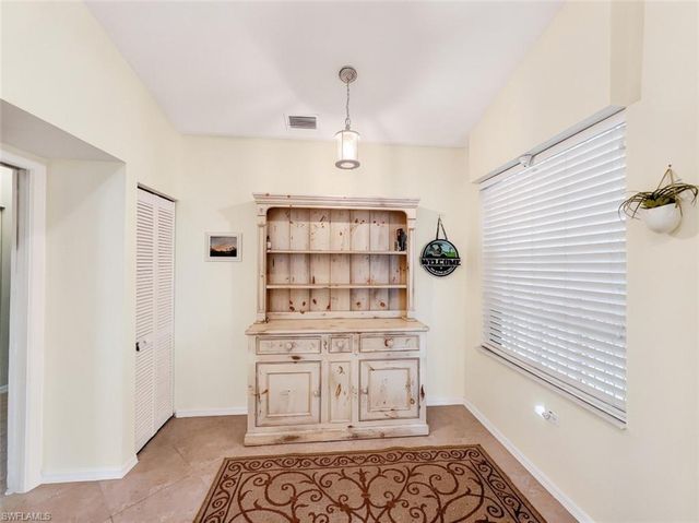 8175 Celeste DR 1229, Naples, FL 34113
