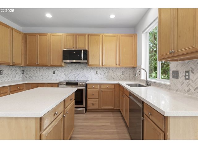 179 Se 49TH Ct, Hillsboro, OR 97123