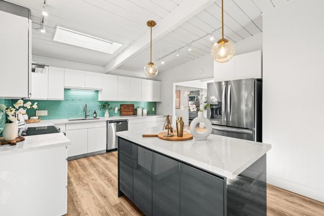 3151 Ramona Street, Palo Alto, CA 94306