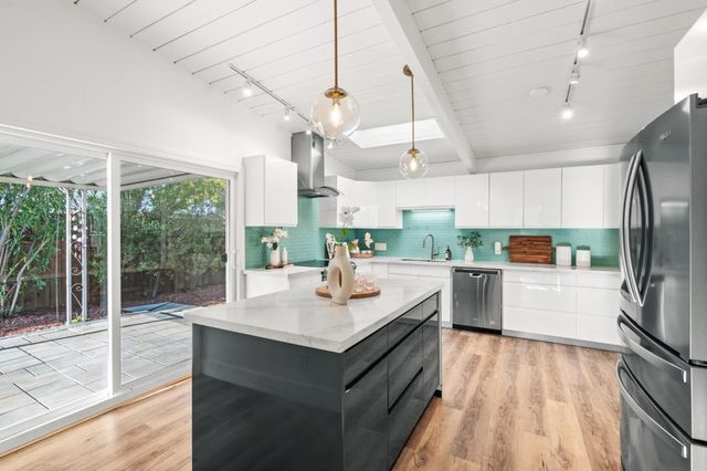 3151 Ramona Street, Palo Alto, CA 94306