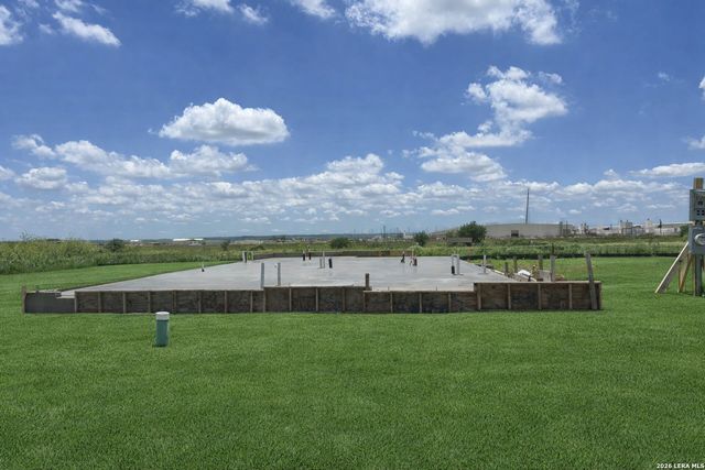 201 Heidi Hill, Castroville, TX 78009