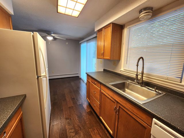 617 Center Street D, Manchester, CT 06040