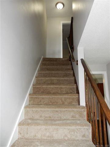 617 Center Street D, Manchester, CT 06040