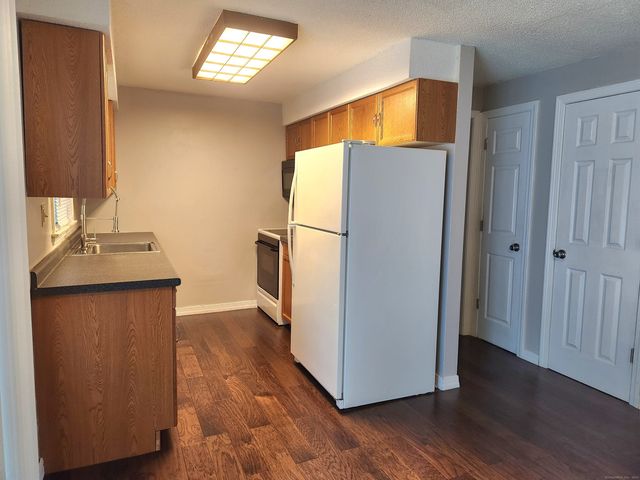 617 Center Street D, Manchester, CT 06040