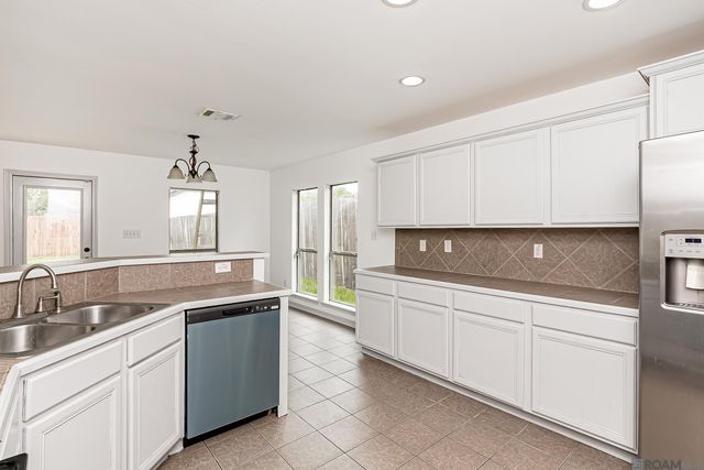 17267 Cherry Creek Dr, Prairieville, LA 70769