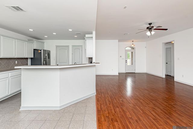 17267 Cherry Creek Dr, Prairieville, LA 70769