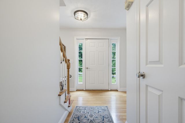 4 Hampshire Hills Drive, Bow, NH 03304