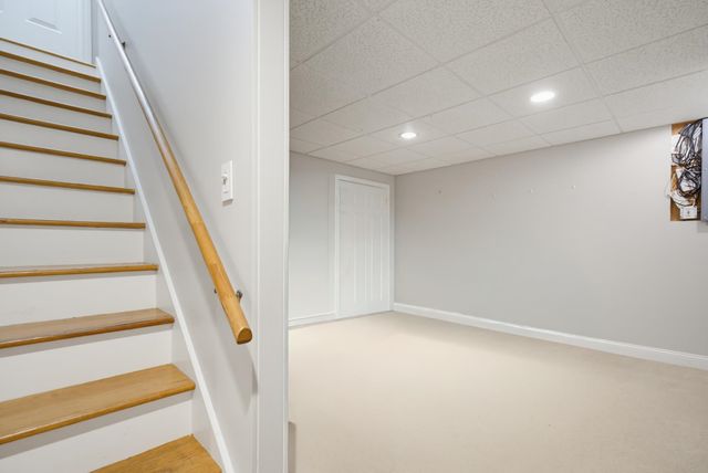 4 Hampshire Hills Drive, Bow, NH 03304