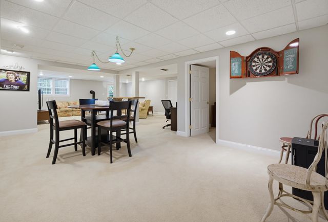 4 Hampshire Hills Drive, Bow, NH 03304