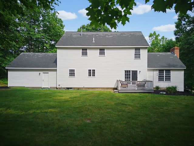 4 Hampshire Hills Drive, Bow, NH 03304