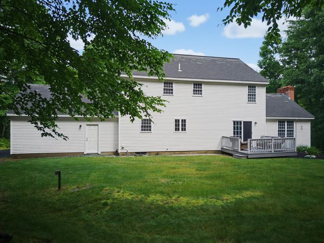 4 Hampshire Hills Drive, Bow, NH 03304