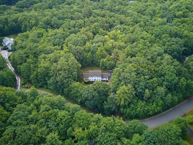4 Hampshire Hills Drive, Bow, NH 03304