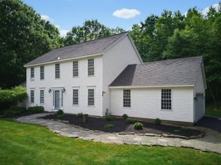 4 Hampshire Hills Drive, Bow, NH 03304