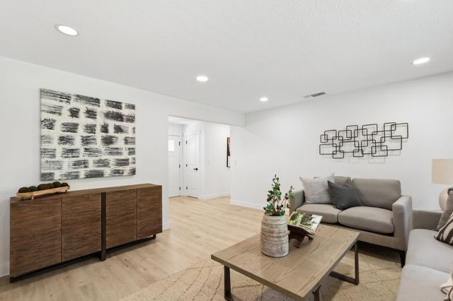 1089 Sand Bar Cir, Carmichael, CA 95608